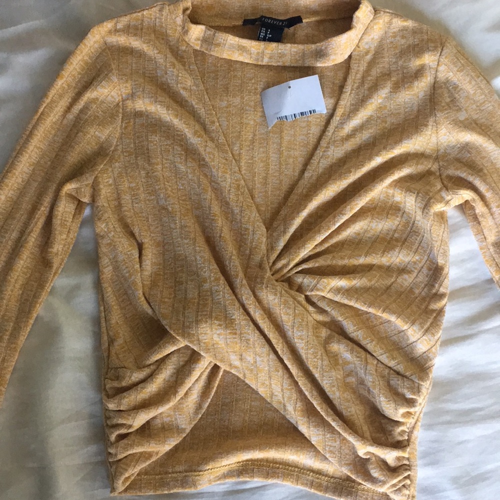 Crop top - Picture 2 of 3